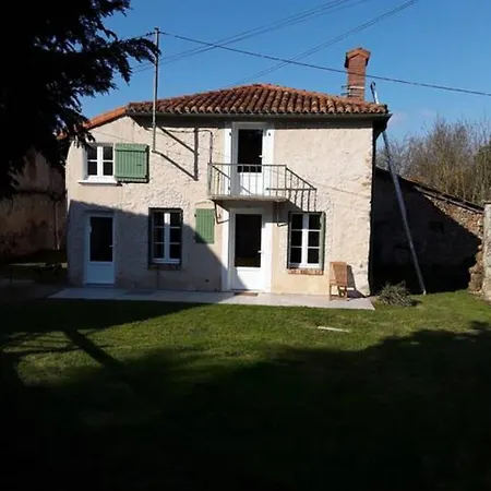 Maison Sur Les Bords De Vienne.